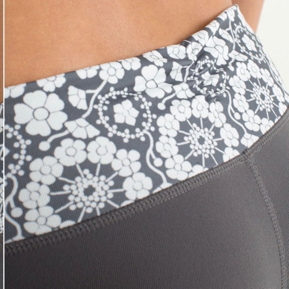 Lululemon Gather & Crow Crop - Picture 11 of 14